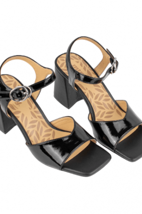 Sandalia de Fiesta Mujer Verano Beis y Negro Charol Tacon Ancho Mustang 52796